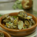 Ainsley Harriott clams with  ham and dry sherry recipe on Ainsley Harriott’s Street Food 