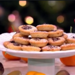 Lisa Faulkner’s almond cake mince pies recipe on This Morning