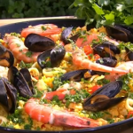 Phil’s perfect paella with chicken and seafood recipe on This Morning