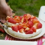 Tom kerridge low calorie cheesecake with strawberries recipe on Lose Weight For Good