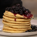 Lisa Faulkner American pancakes with blueberry compote recipe on This Morning