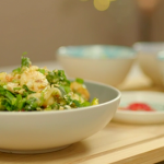 Chris Bavin vegetable and prawn pad Thai recipe on Eat Well For Less?