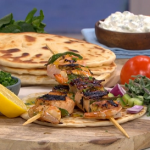 Theo Michaels Greek feast with souvlaki, flatbreads and tzatziki recipe on This Morning