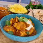 Phil Vickery guilt free chicken tikka masala with with turmeric rice and chapati recipe on This Morning