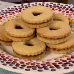 Phil Vickery jammie dodgers with raspberry jam recipe on This Morning