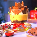 Anton Du Beke gingerbread Christmas trifle recipe on This Morning