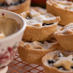 Lisa Faulkner mince pies with Amaretto butter and grand’s mincemeat recipe on John and Lisa’s Christmas Kitchen