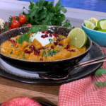 Nisha Katona signature butter chicken curry with fenugreek leaves and turmeric chips recipe on This Morning