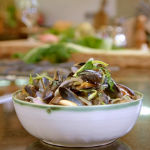Jean-Christophe Novelli mouclade des boucholeurs (mussels with cream and fennel) recipe on Simply Raymond Blanc