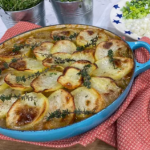Phil Vickery chicken and bacon hotpot recipe on This Morning