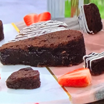 Alison’s famous chocolate heart brownies with Daim bars recipe on This Morning