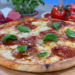 Clodagh Mckenna New York pizza with mozzarella, salami and honey recipe on This Morning