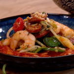 Freddy Forster King prawns and chorizo stir fry with tomato orzo pasta recipe on Steph’s Packed Lunch