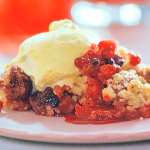 Jamie Oliver frozen berry and apple crumble with oats and vanilla ice cream recipe on Jamie’s £1 Wonders
