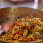 Nadiya Hussain crab bhuna with green beans and red peppers recipe on Nadiya’s Simple Spices