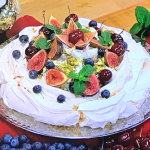 Candice Brown festive pavlova with figs and blueberries recipe on Steph’s Packed Lunch