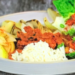 Jeremy Pang dwaeji bulgogi (spicy Korean pork with vegetables) recipe on Sunday Brunch