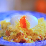 John Torode and Lisa Faulkner hashbrown bake with crispy bacon, sweetcorn, cheese and poached eggs recipe on John and Lisa’s Weekend Kitchen