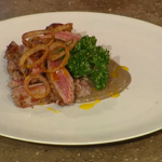Tom Kerridge flash fried tail fillet of beef with mushroom catchup sauce On Spring Kitchen 