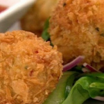 Dean Edwards Thai crab cakes with sweet chilli sauce recipe on Lorraine
