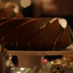 Nigella’s  bundt cake with 5-spice and smoky salted caramel sauce recipe Simply Nigella Christmas Special 