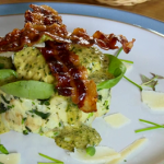 Carolyn Robb poached eggs on crushed new potatoes, baby spinach, crispy bacon and a basil pesto sauce recipe