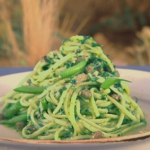 Gino’s linguine with pesto, green beans and capers recipe
