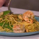 Gok Wan prawns with cashew nuts and noodles recipe on This Morning