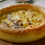 Jamie Oliver cauliflower cheese pizza pie recipe on Jamie’s Meat-Free Meals