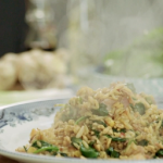 Phil Vickery easy egg fried rice with prawns, ham and spinach recipe on This Morning