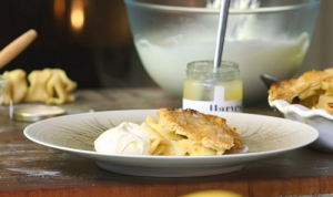 James Martin's apple pie