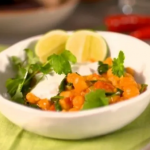 Joe Wicks healthy Friday night chickpea, tomato and spinach curry recipe on Lorraine