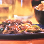 Gok Wan sizzling beef with egg fried rice recipe on Gok Wan Easy Asian