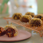 Nadiya Hussain snickerdoodle cookies with chocolate, peanuts and caramel recipe on Nadiya’s Everyday Baking