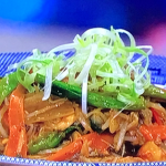 Gok Wan chicken chop suey recipe on This Morning